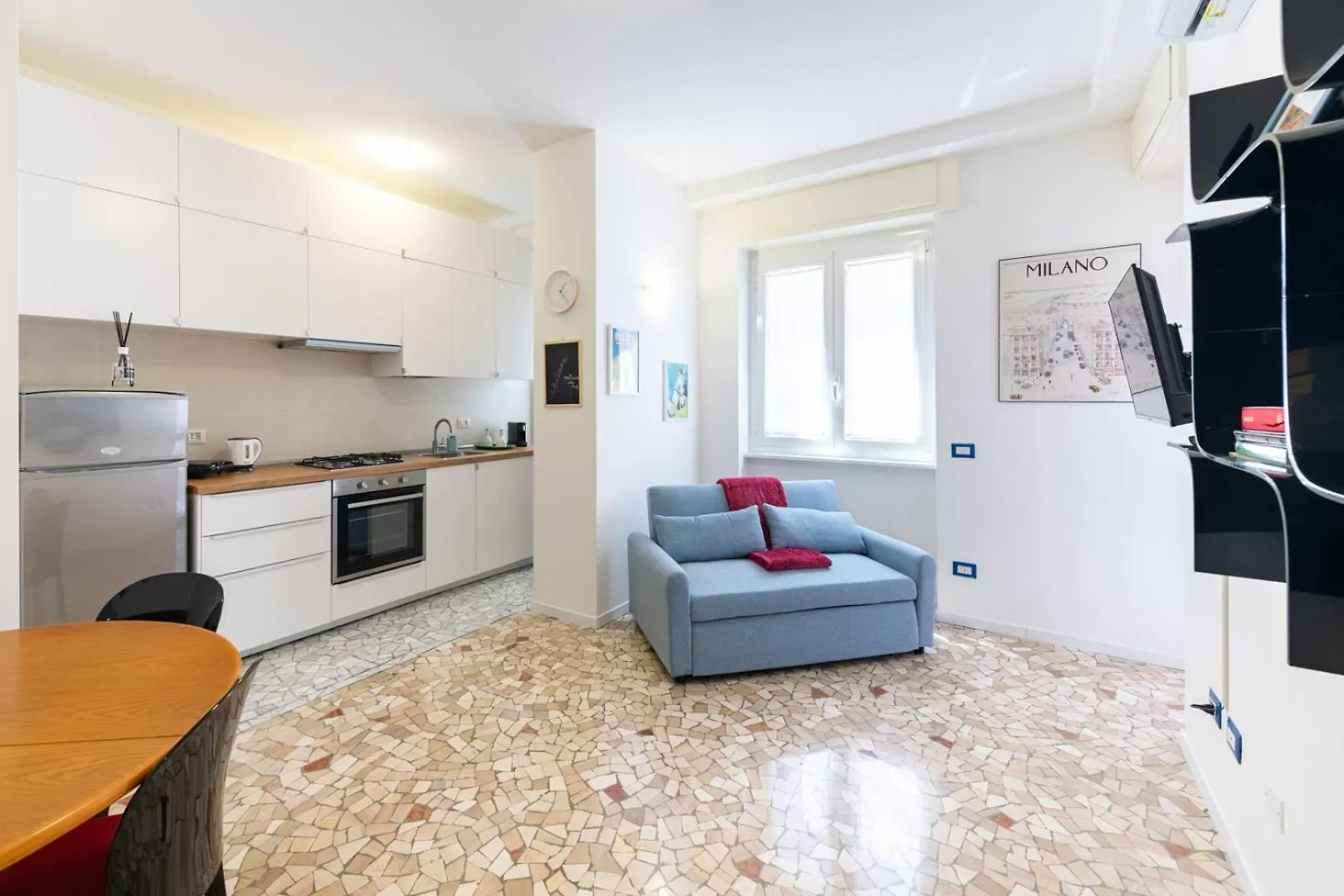 Metro M3 - 10 Min Duomo - Cozy Apt W Balcony And Ac Milano Italien