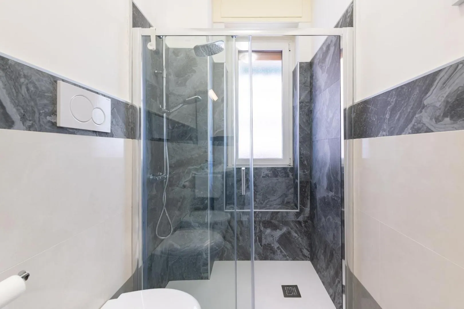 Metro M3 - 10 Min Duomo - Cozy Apt W Balcony And Ac Milano 0*,